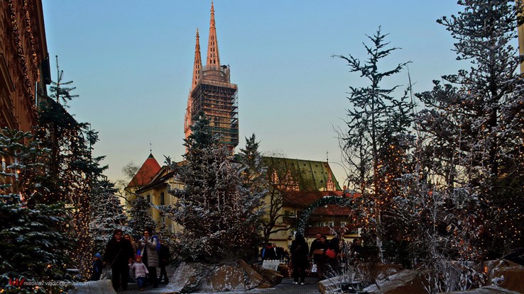 Zagreb - Best Christmas desintation in Europe 2015 by Miroslav Vajdic (CC BY-SA 2.0)