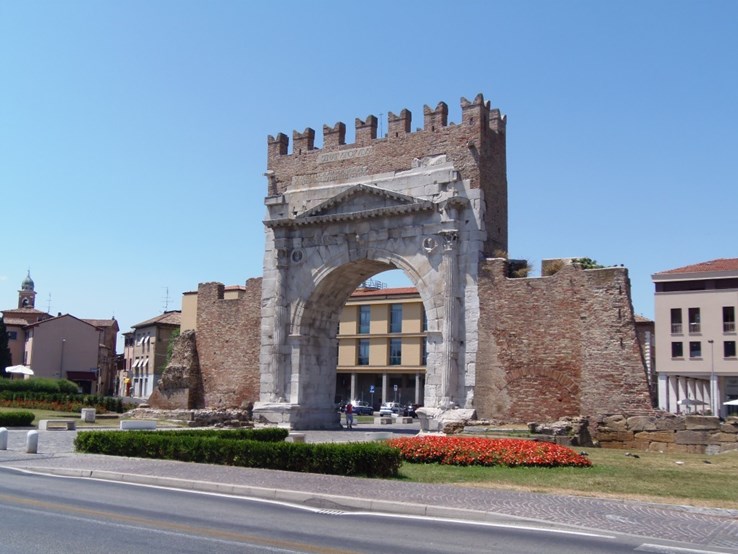  L'arc d'Auguste, Rimini